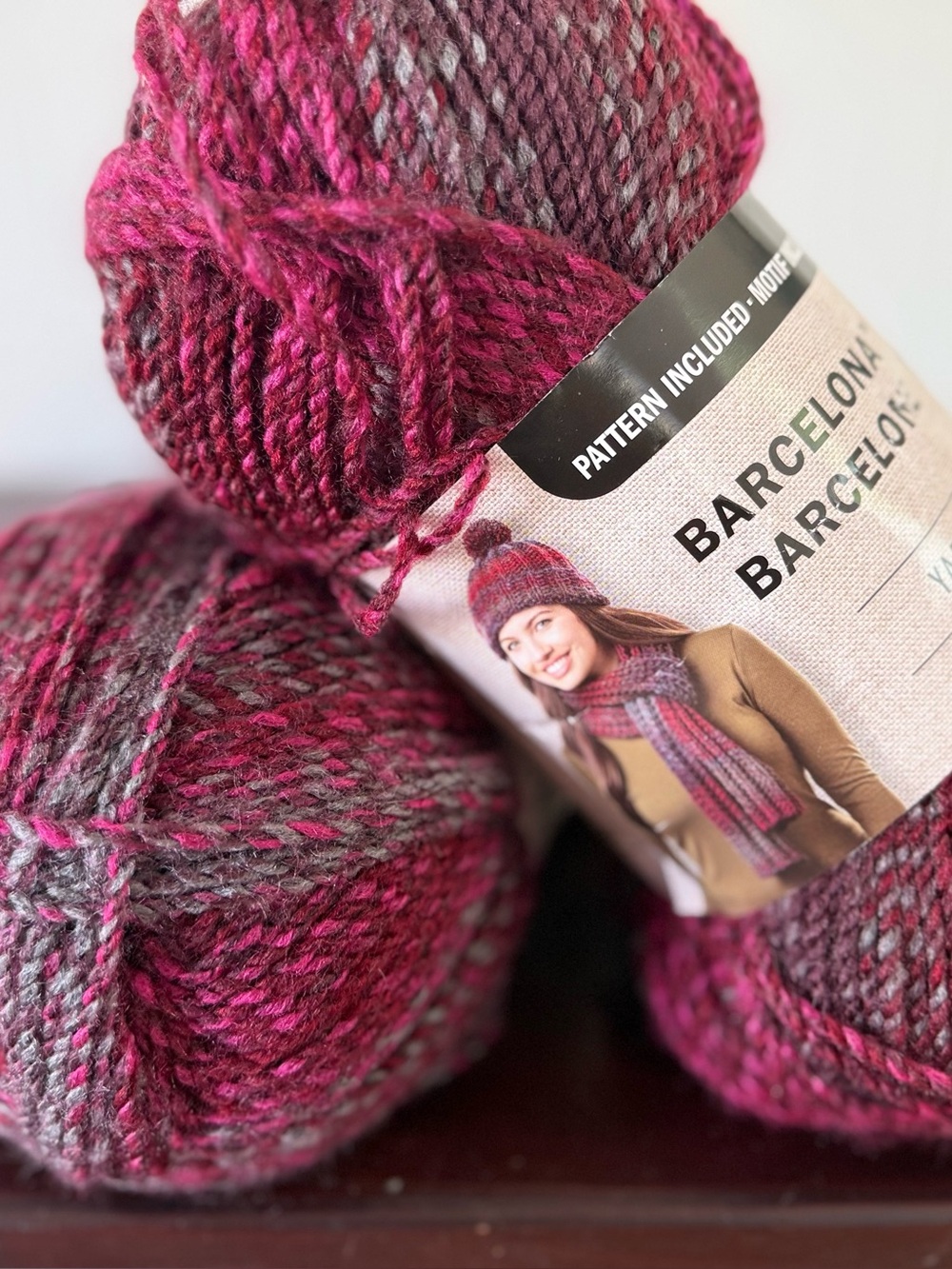 (2+) Loops & Threads Barcelona - Heartbeat *discontinued*, Bulky, 328 yrds each